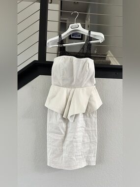 Alice + Olivia White Linen Leather Peplum Dress Lace Back Size 0 Designer